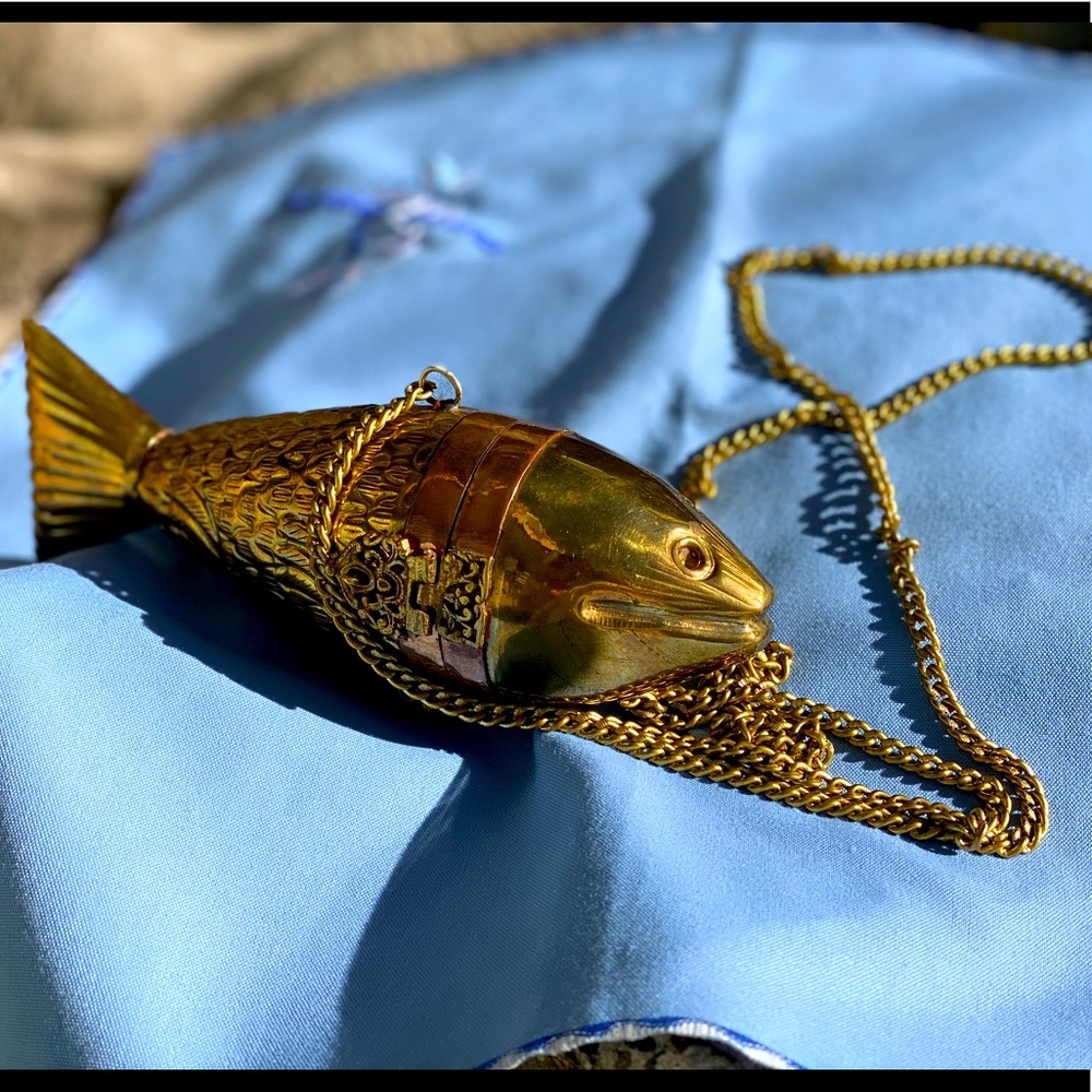 RARE Antique Reticulated Fish Snuff Purse 1800s Victorian minaudière Evening Bag